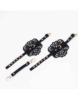 Черный фигурные оковы с золотистой фурнитурой