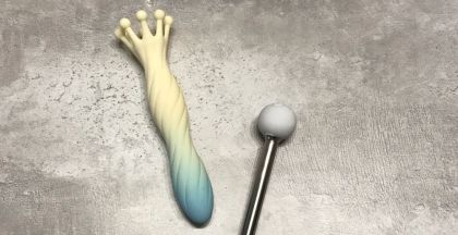 Необычный стимулятор Mini Crown Vibrator