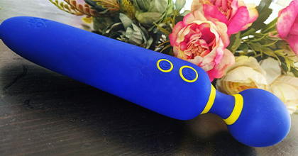 Wand vibrator from the fashion brand Romp