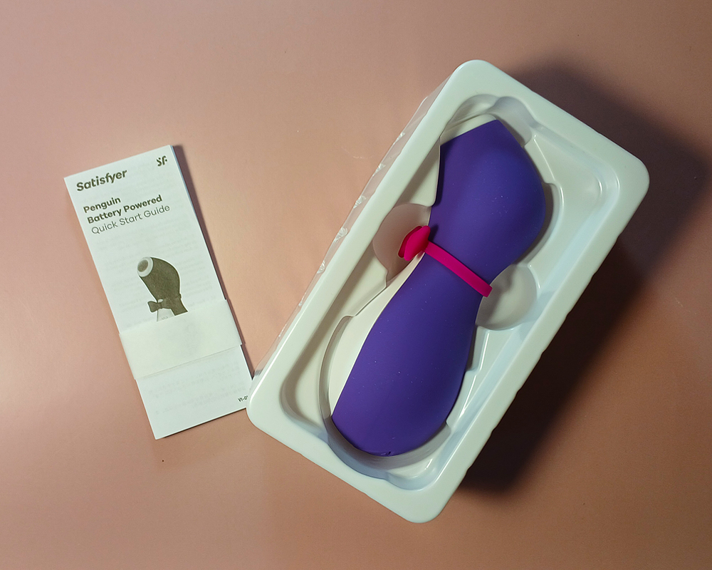 Вакуумный стимулятор Satisfyer Penguin Battery Powered